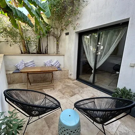 Maison D'architecte Avec Piscine Au Centre-ville *