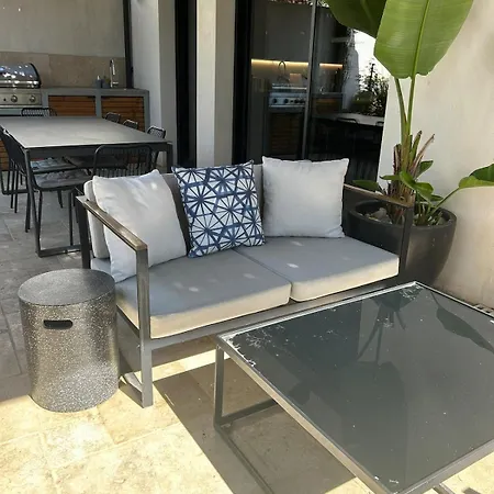 Maison D'architecte Avec Piscine Au Centre-ville فيلة