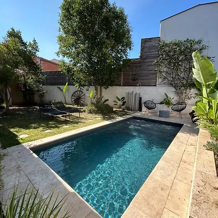 Maison D'architecte Avec Piscine Au Centre-ville *