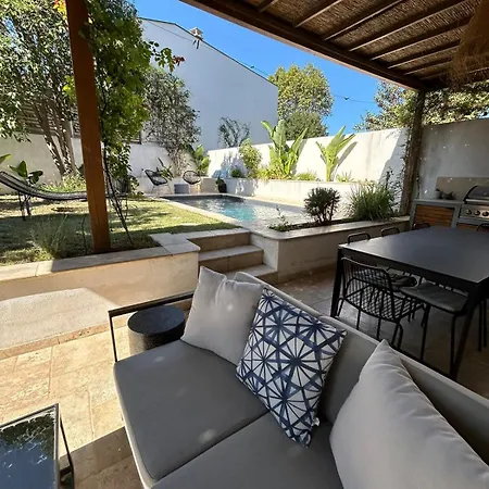 Maison D'architecte Avec Piscine Au Centre-ville فيلة *