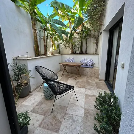 Maison D'architecte Avec Piscine Au Centre-ville