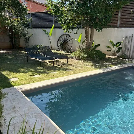 Maison D'architecte Avec Piscine Au Centre-ville فيلة